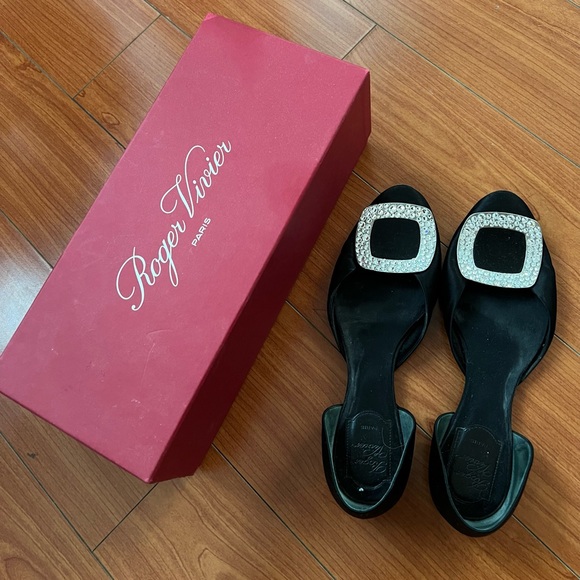 Roger Vivier Black Satin Flats Size 37 - Picture 1 of 3